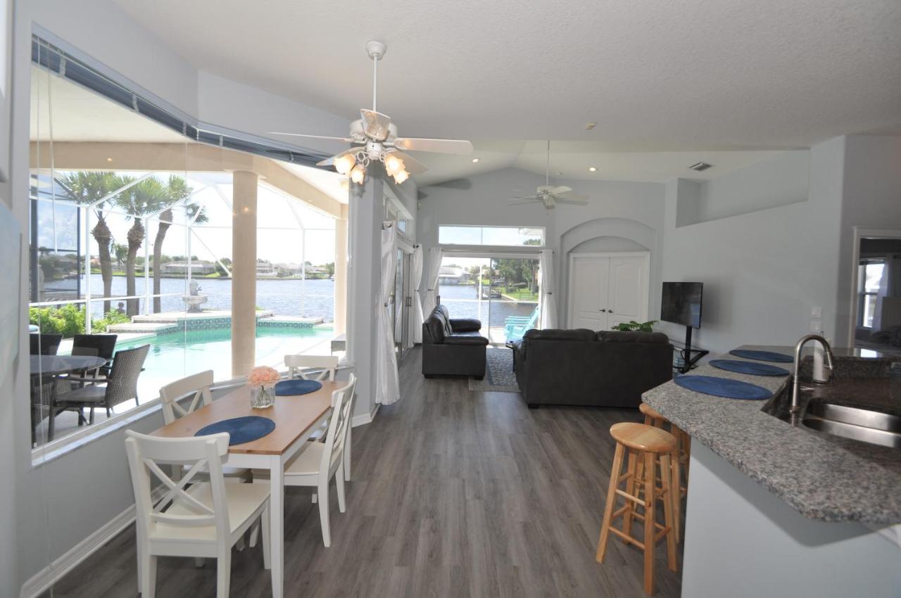 Sunset Bay Beautiful Pool Home - Bring Your Boat Or Jet Ski - Canal With Dock- Sleeps 10 - 4 Bd ปาล์มโคสต์ ภายนอก รูปภาพ